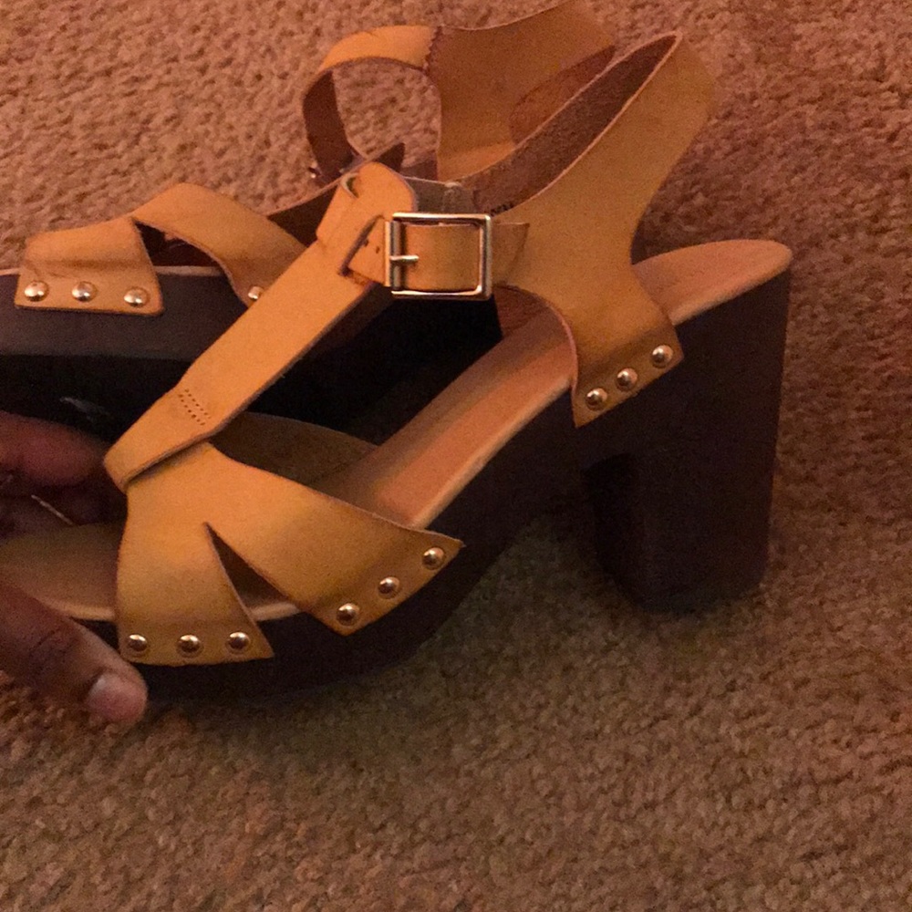 Heels - Picture 2 of 2